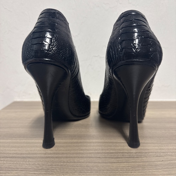 Crocodile embossed black leather Gucci pump - Picture 5 of 9